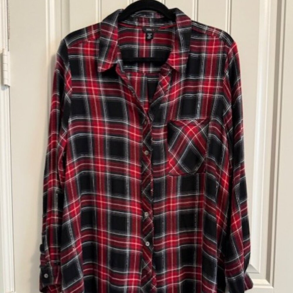 WOMEN’S INTRO LONG SLEEVE ROLL-TAB, Red/Black plaid SHIRT 2X